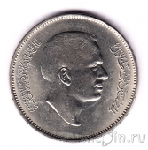 �������� 100 ���� 1975